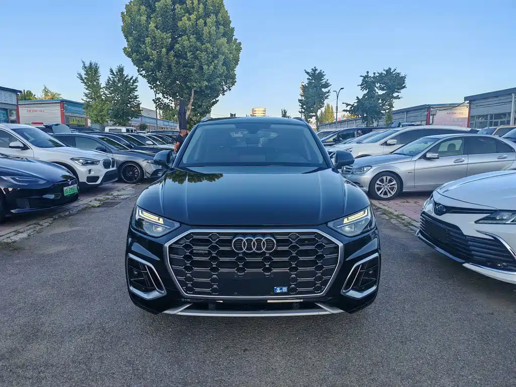 Audi Q5L — фото 2