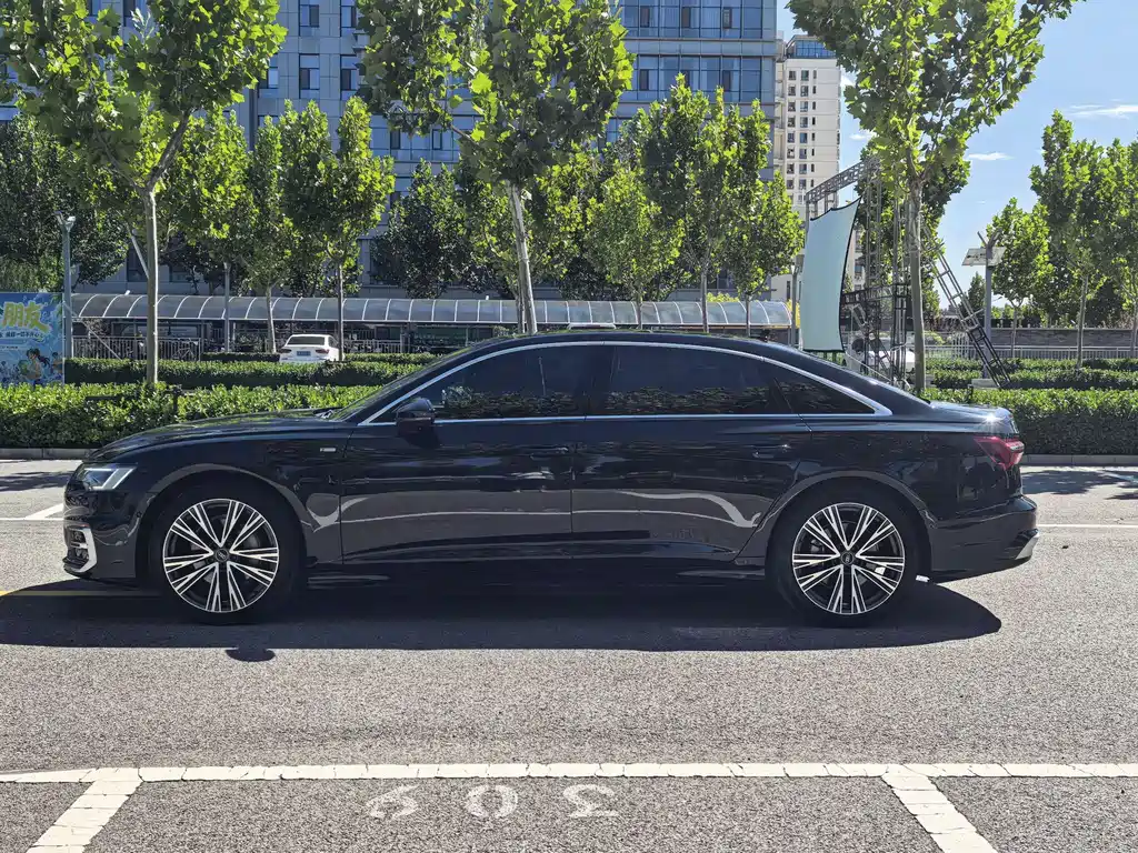 Audi A6L — фото 7