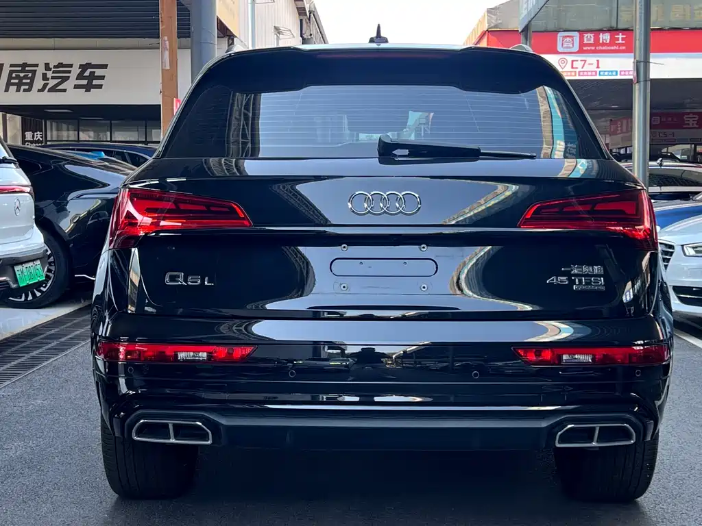 Audi Q5L — фото 4