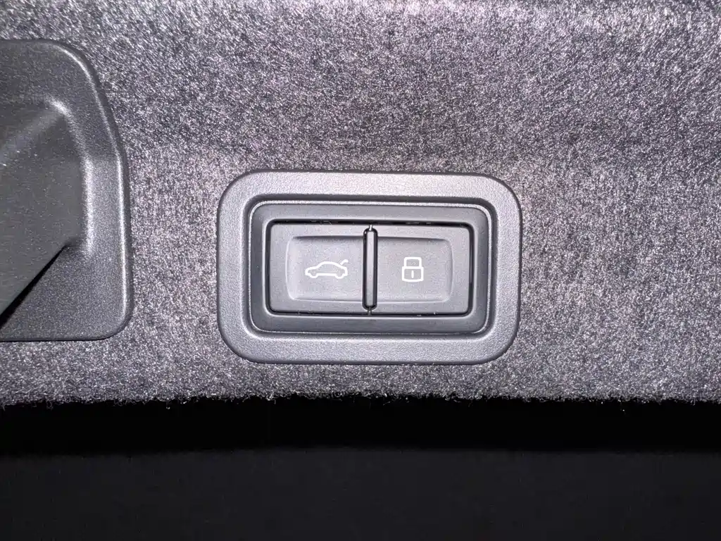 Audi A6L — фото 10