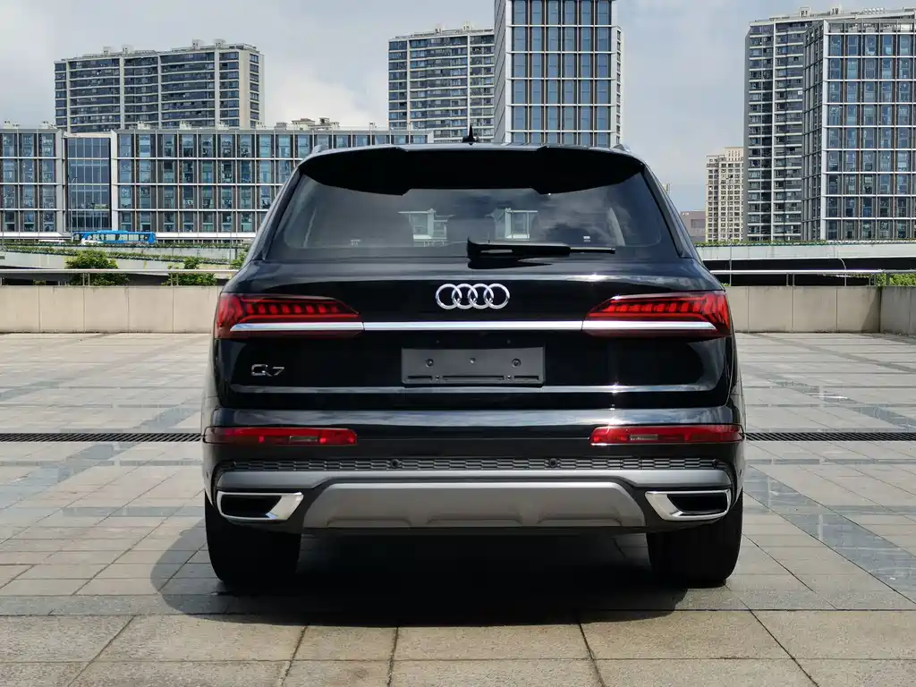 Audi Q7 — фото 5