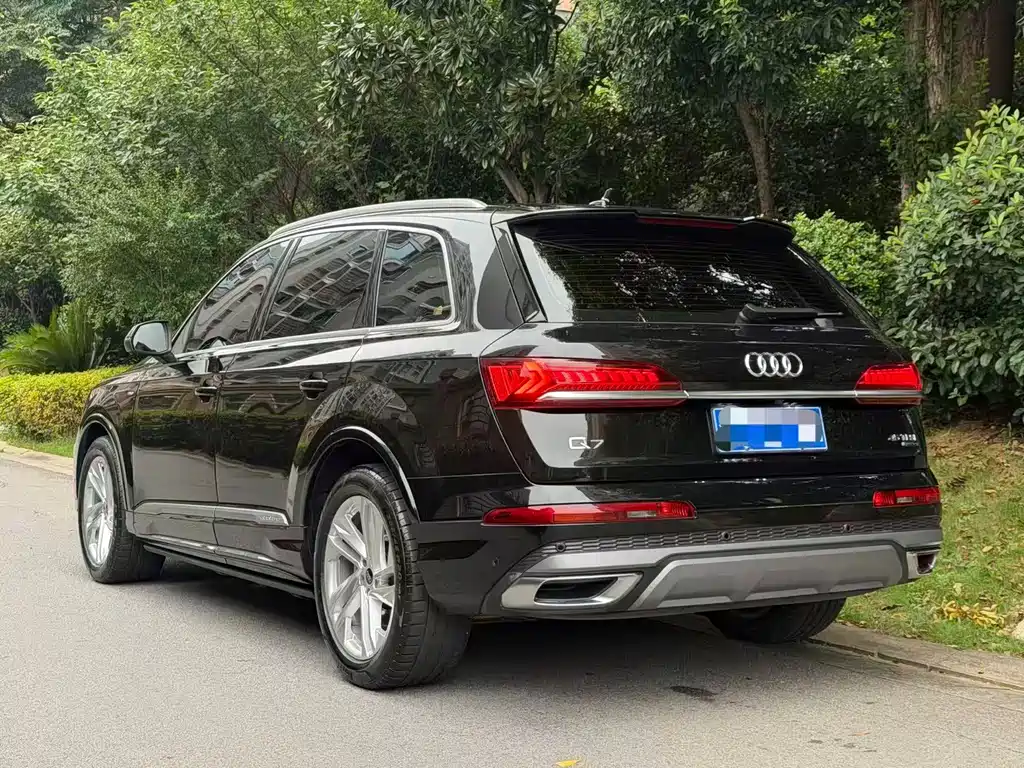 Audi Q7 — фото 4