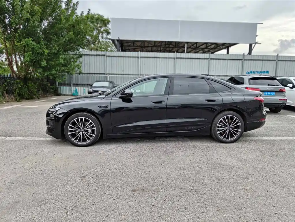 Audi A6L e-tron — фото 3
