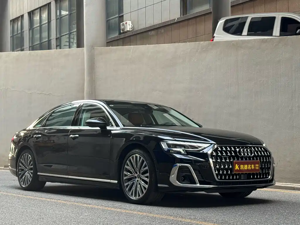Audi A8 — фото 3
