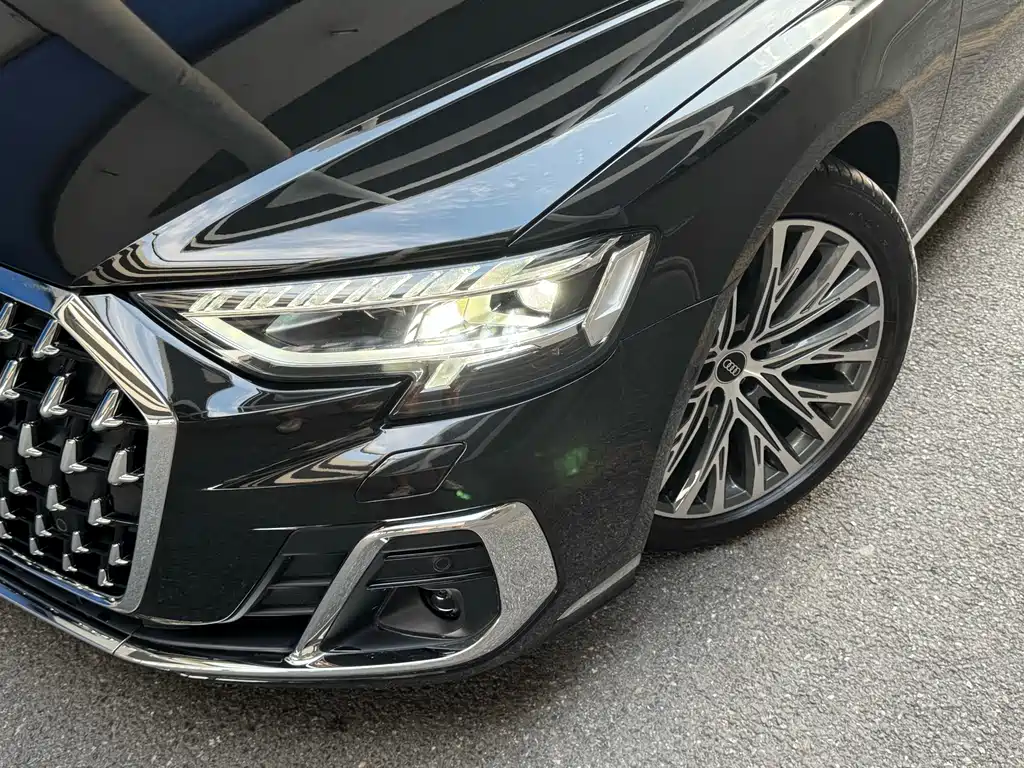 Audi A8 — фото 23