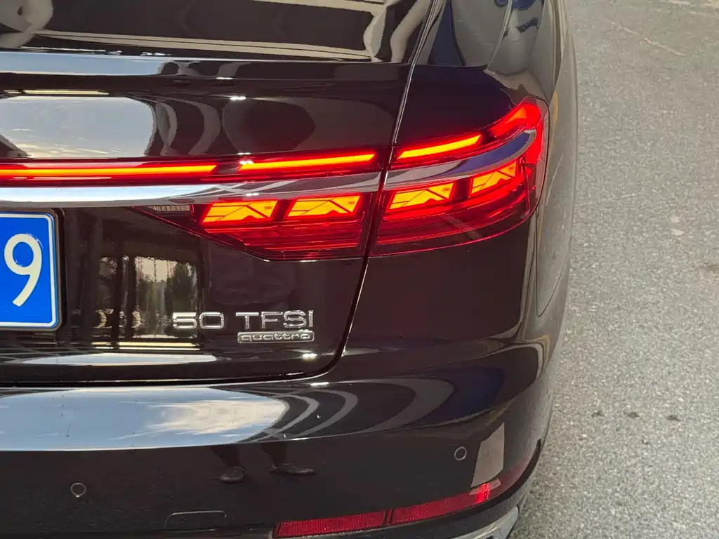 Audi A8 — фото 24