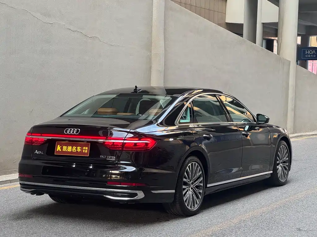 Audi A8 — фото 7