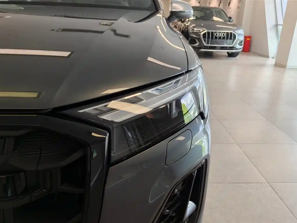 Audi SQ7 — фото 15