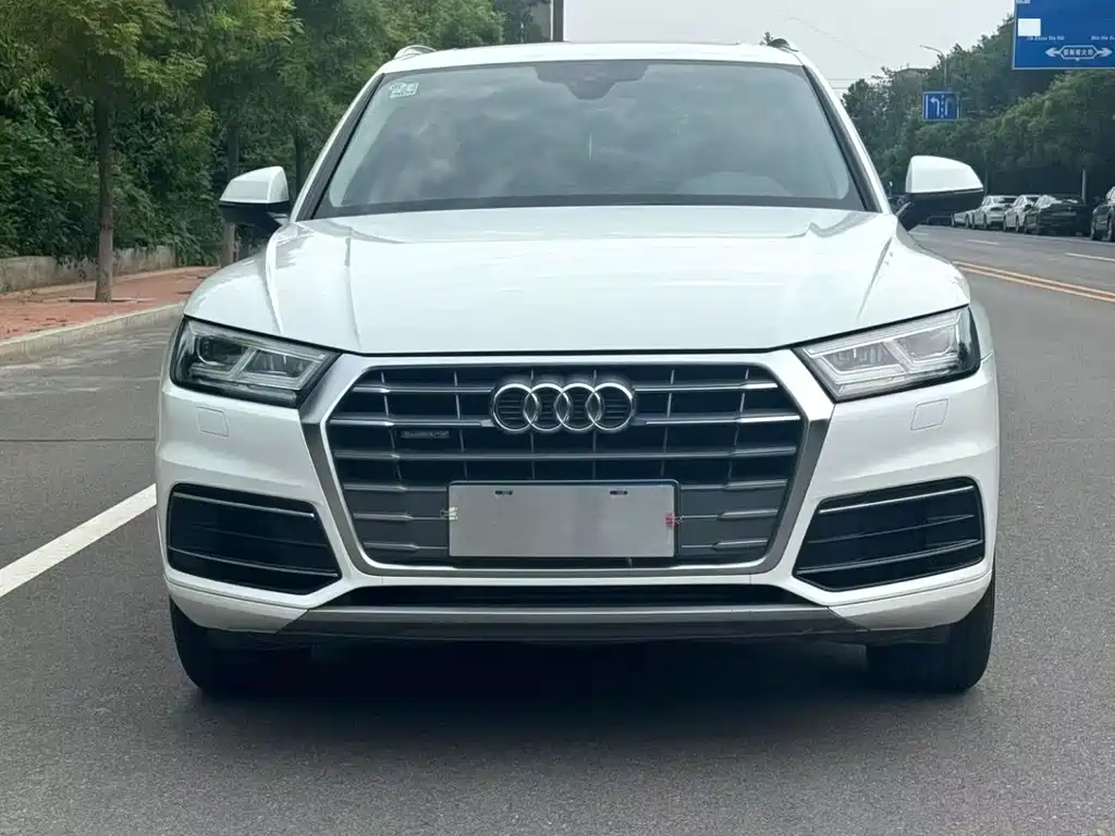 Audi Q5L — фото 2