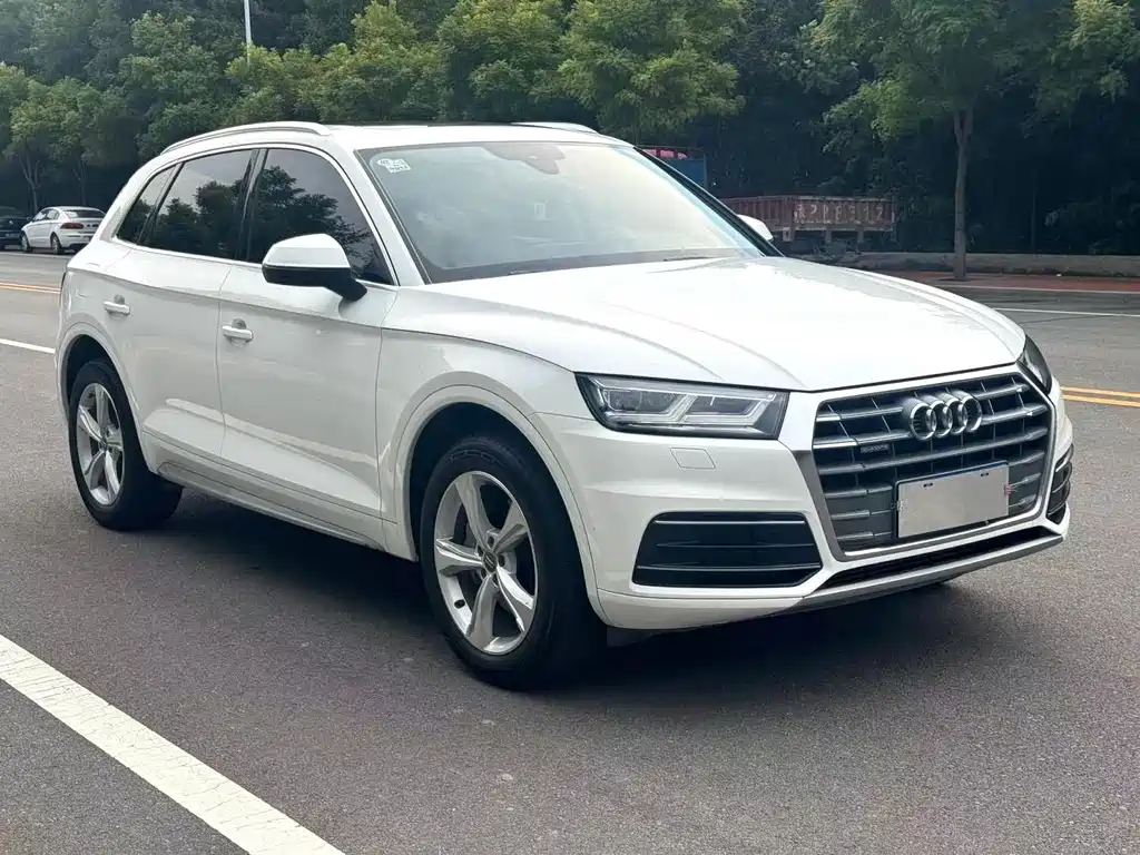 Audi Q5L — фото 3