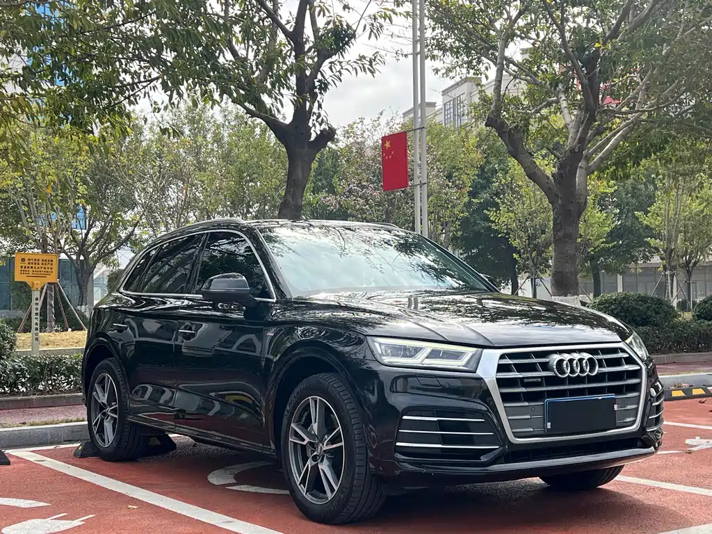 Audi Q5L — фото 3