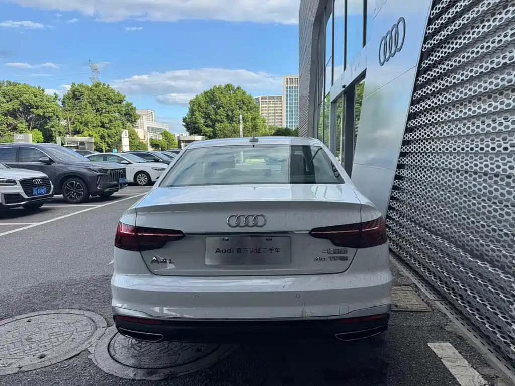 Audi A4L — фото 5