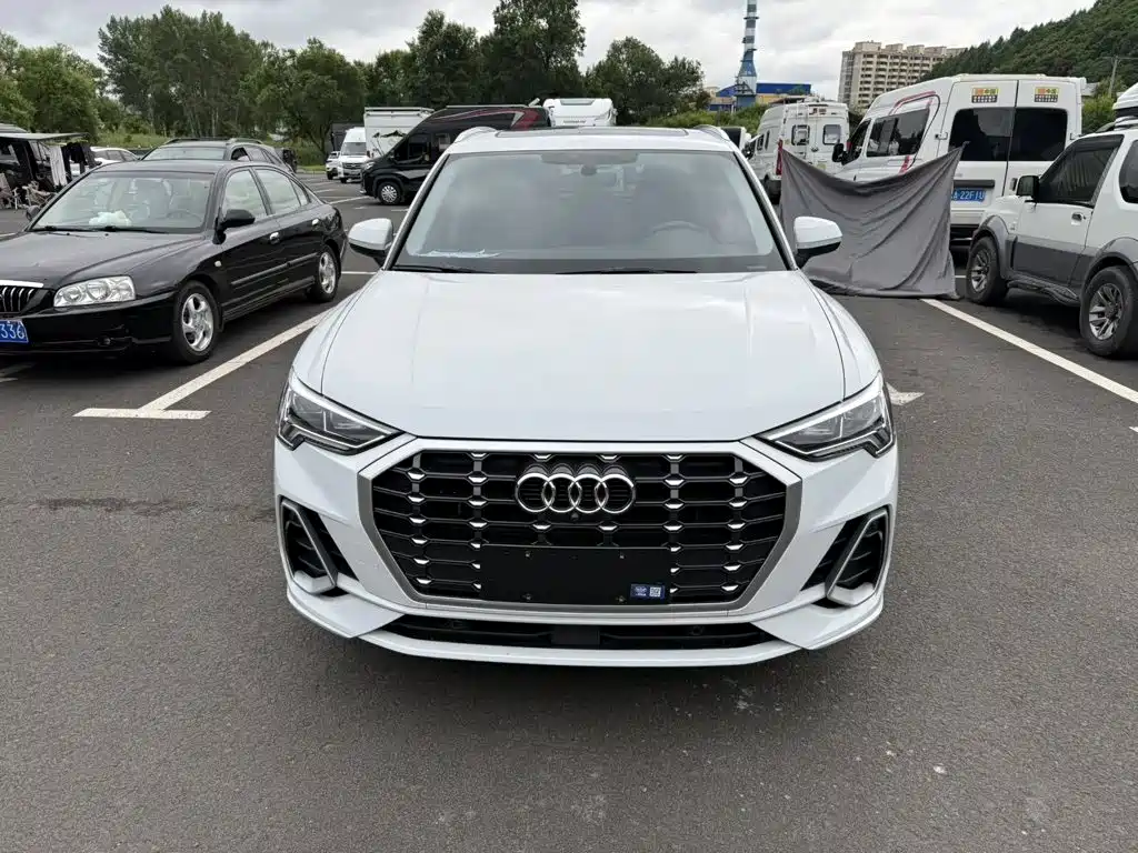 Audi Q3 — фото 3