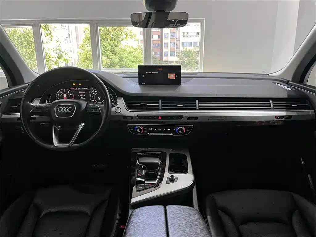 Audi Q7 — фото 6