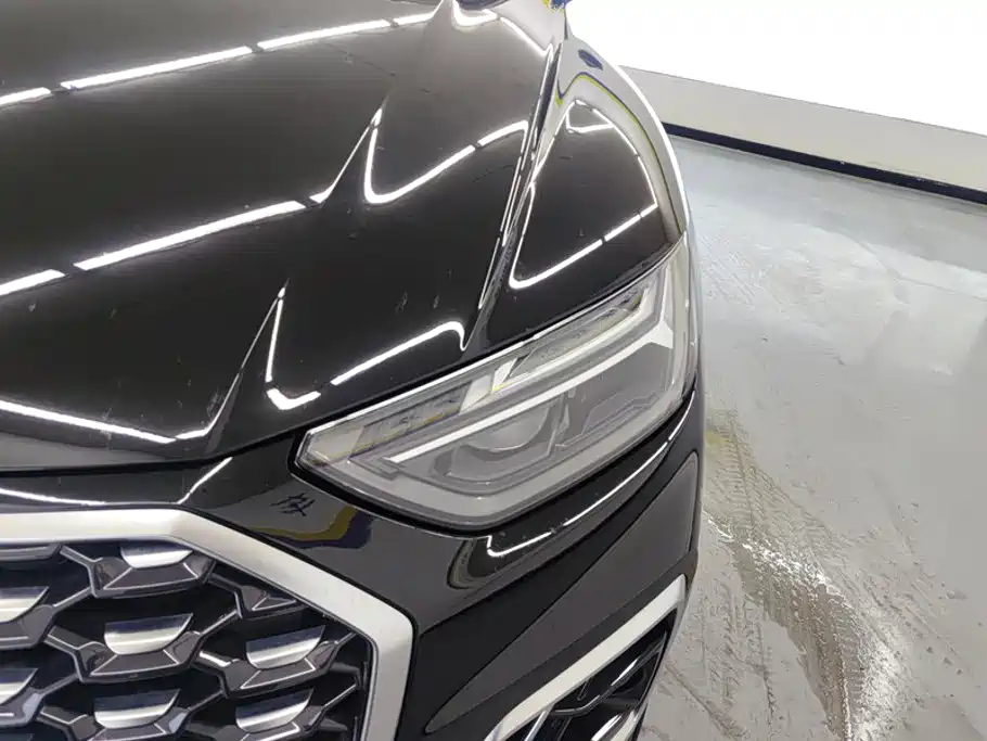 Audi Q5L Sportback — фото 5