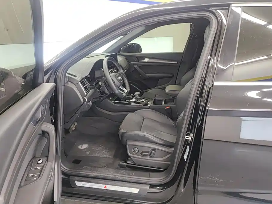 Audi Q5L Sportback — фото 9
