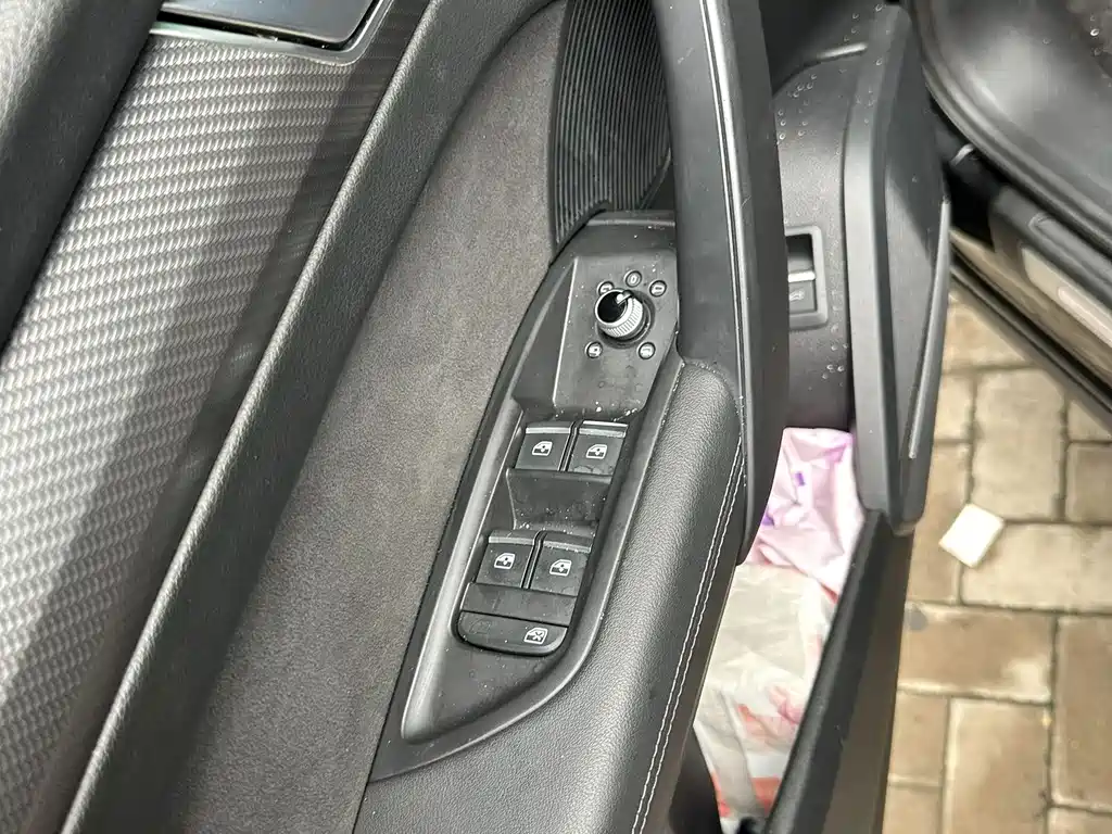 Audi Q5L Sportback — фото 4
