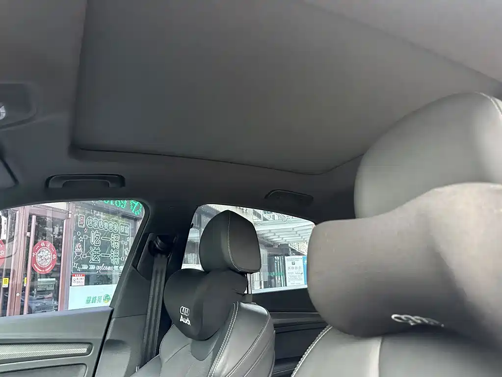 Audi Q5L Sportback — фото 5