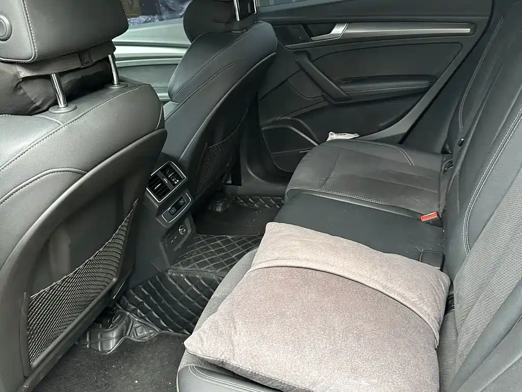 Audi Q5L Sportback — фото 7
