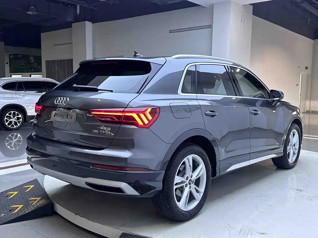 Audi Q3 — фото 4