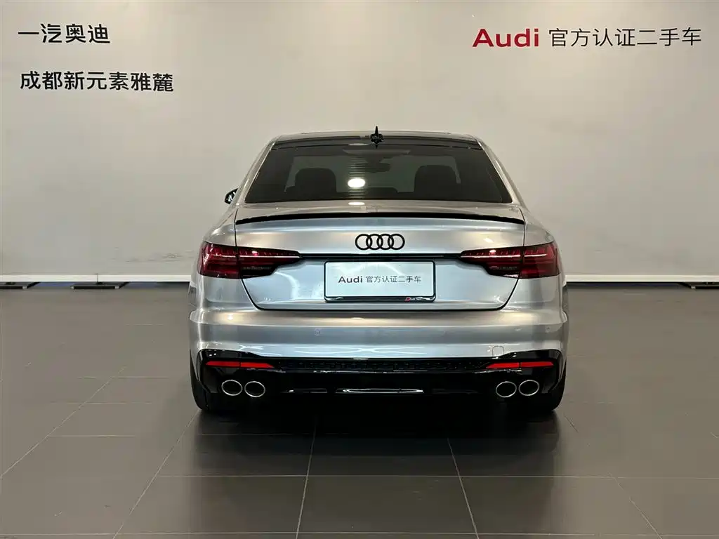 Audi A4L — фото 5