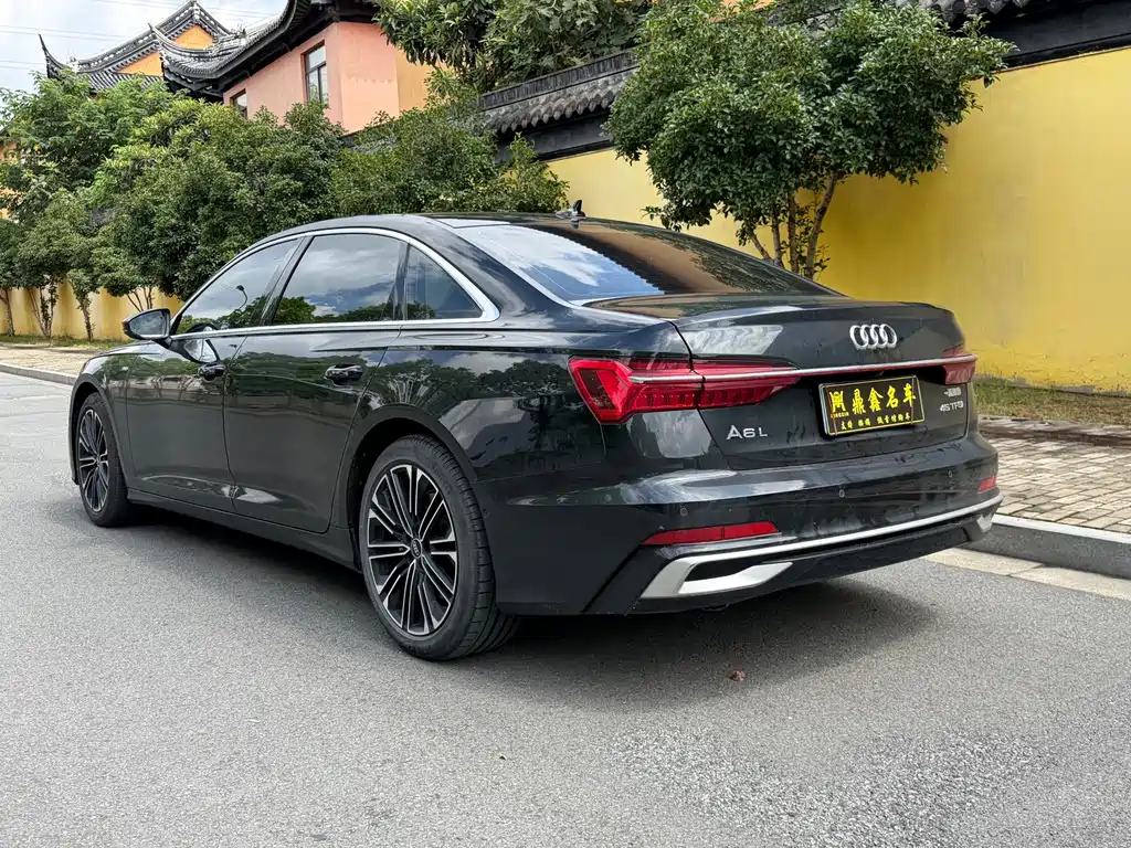 Audi A6L — фото 10
