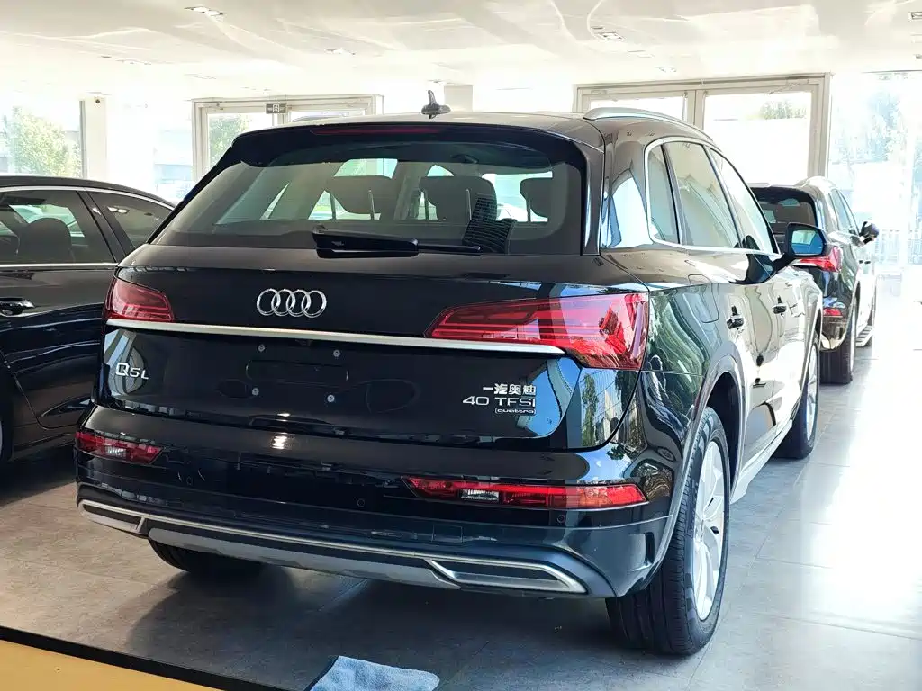 Audi Q5L — фото 7