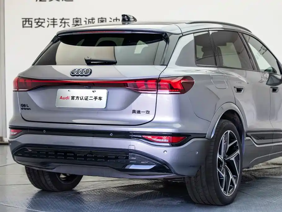 Audi Q6L e-tron — фото 23