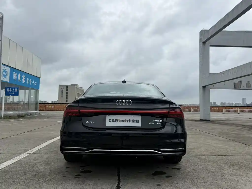 Audi A7L — фото 8