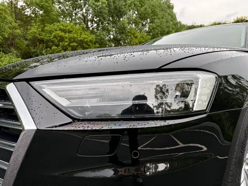 Audi A8 — фото 8