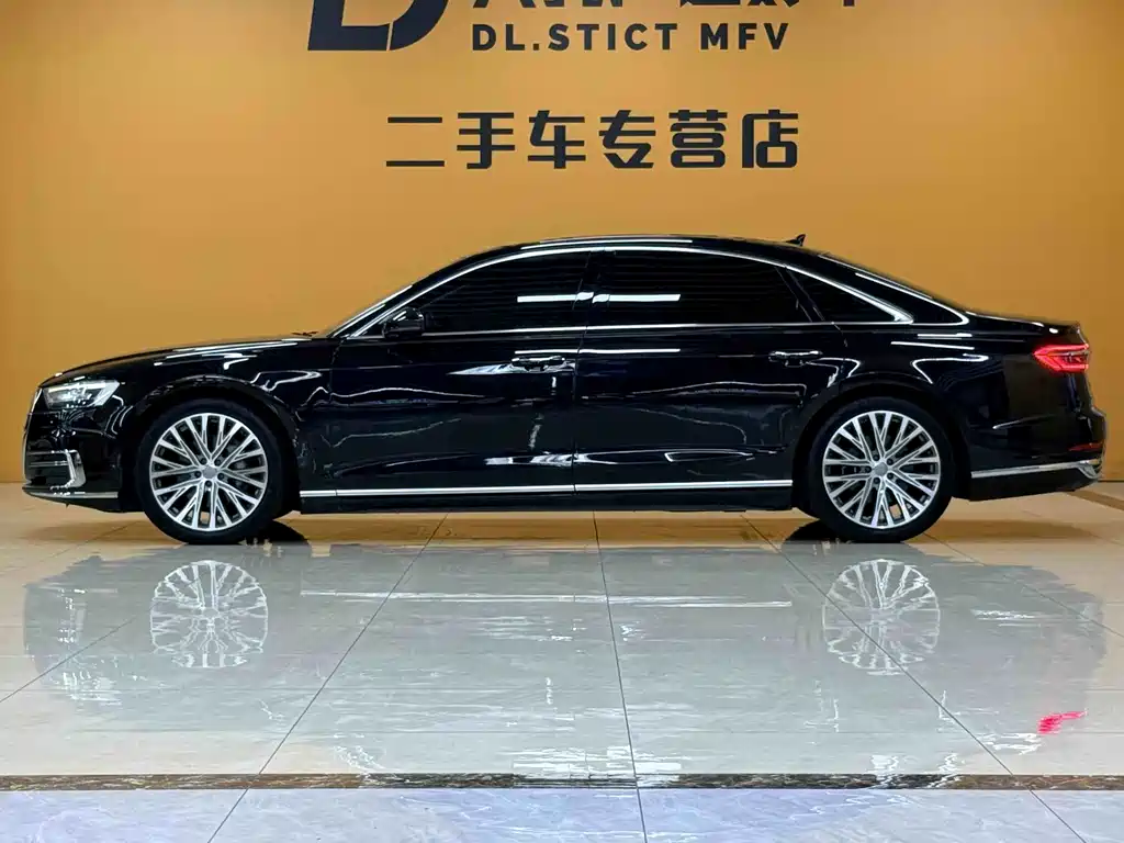 Audi A8 — фото 3