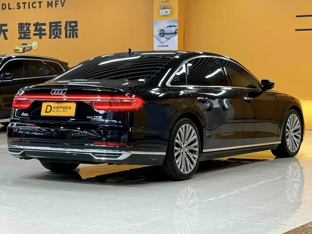 Audi A8 — фото 5