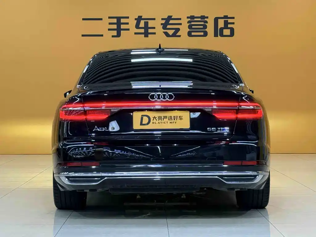 Audi A8 — фото 6