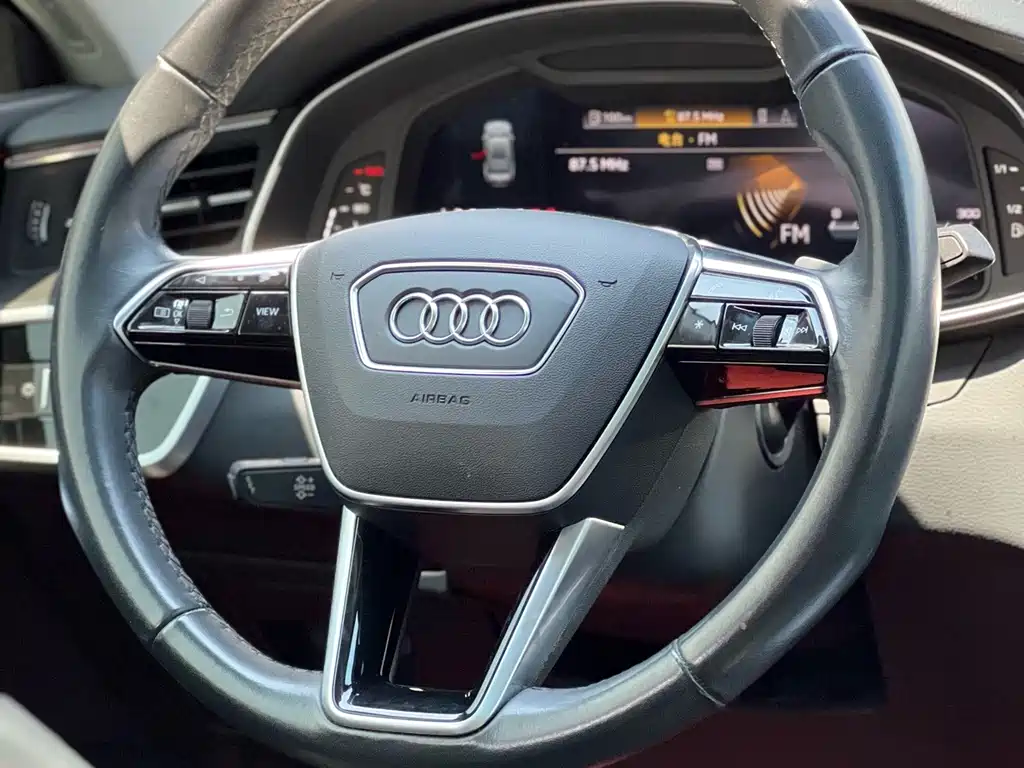 Audi A7 — фото 10