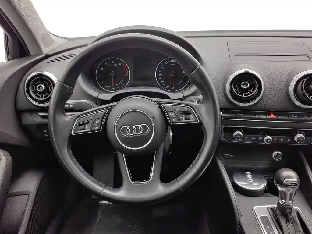 Audi A3 — фото 11