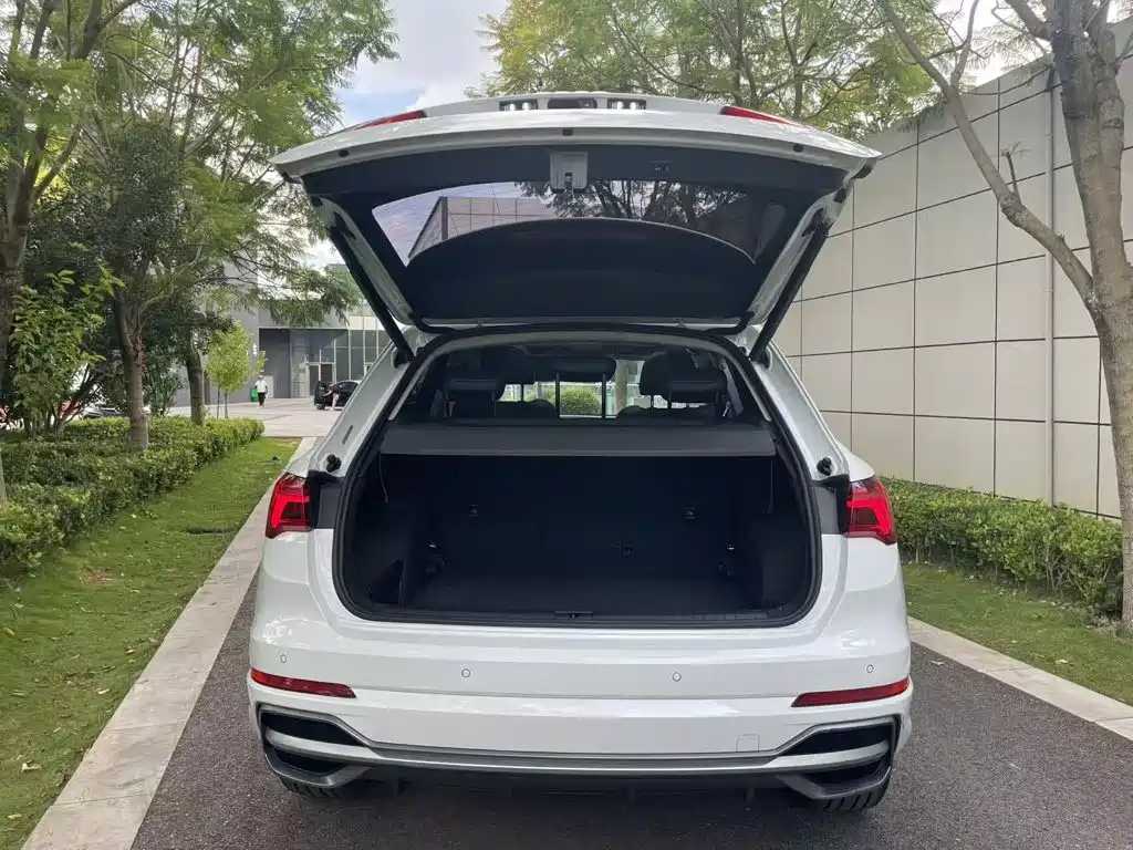 Audi Q3 — фото 11