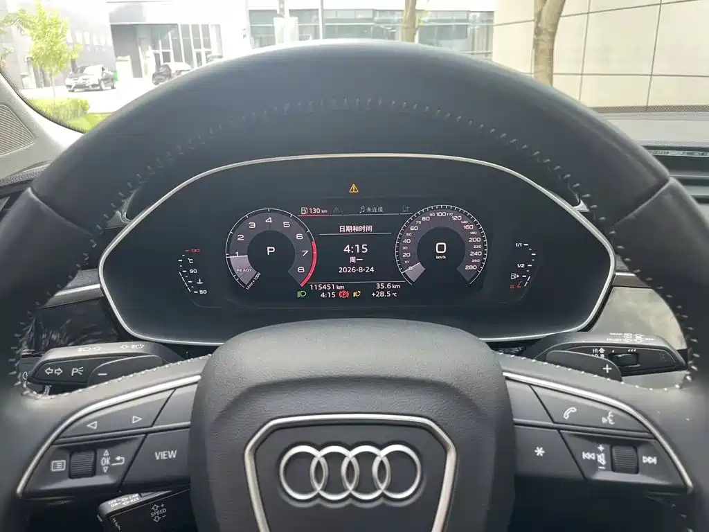 Audi Q3 — фото 12