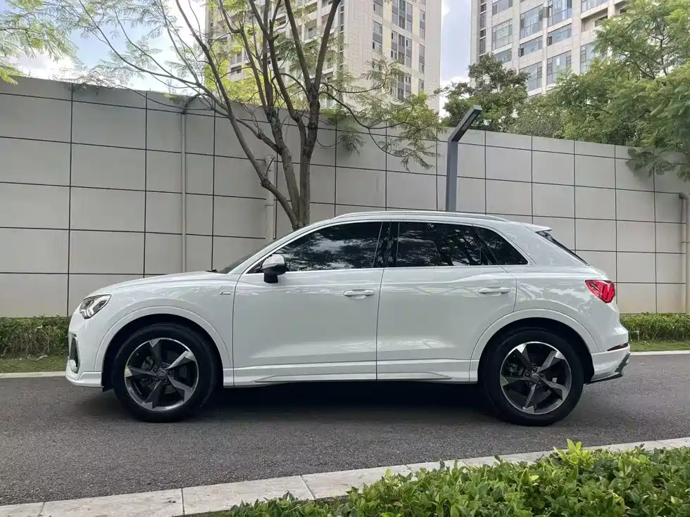 Audi Q3 — фото 4