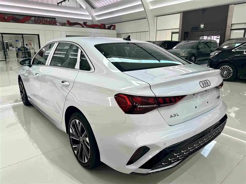 Audi A3 — фото 18
