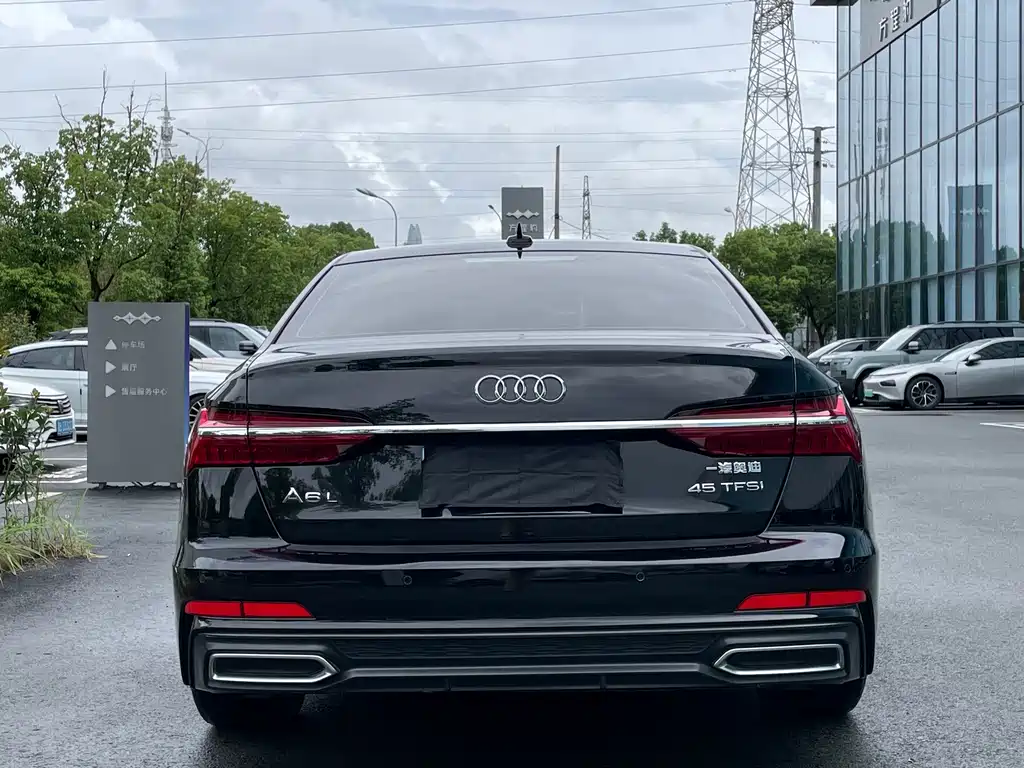 Audi A6L — фото 19