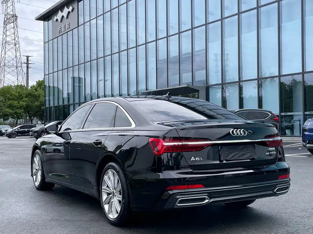 Audi A6L — фото 20