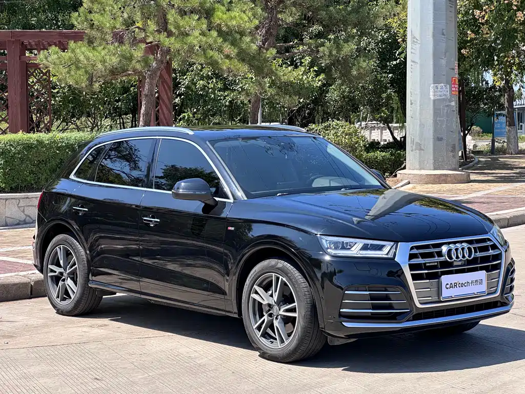 Audi Q5L — фото 3