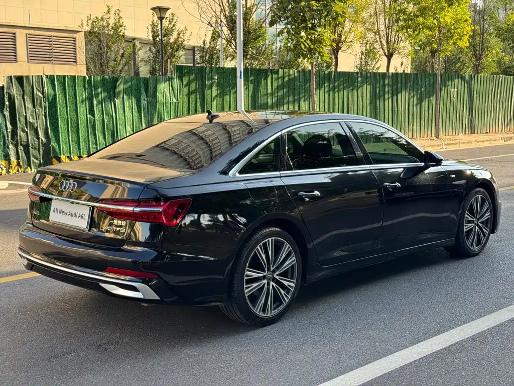 Audi A6L — фото 7