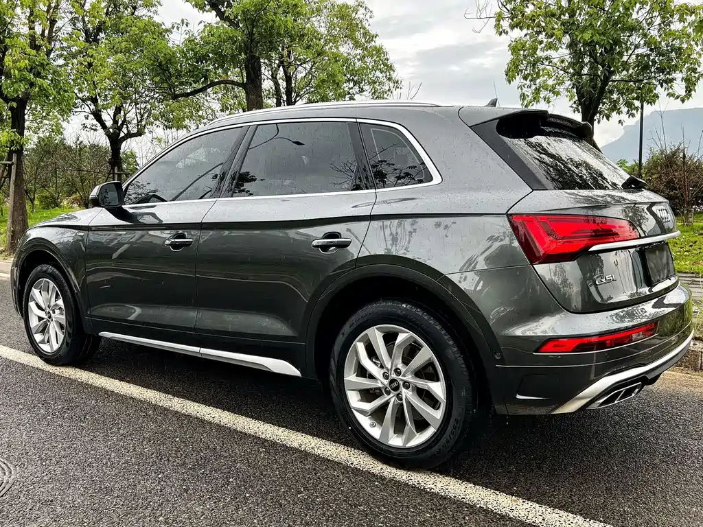 Audi Q5L — фото 5
