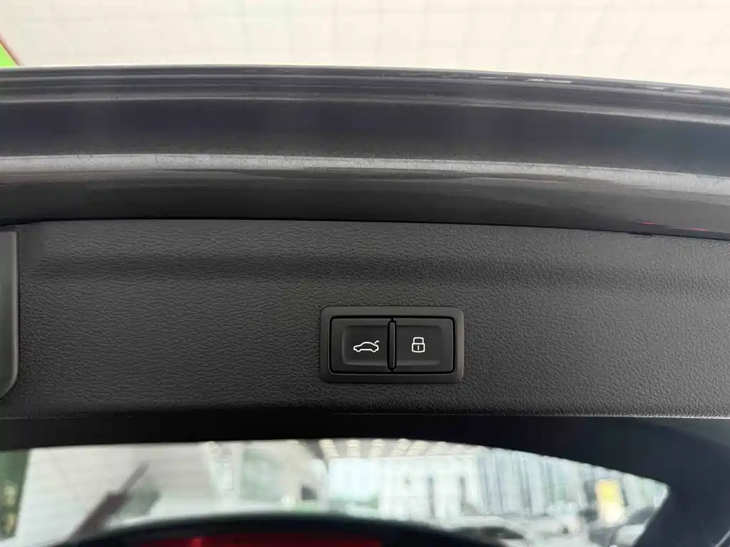 Audi Q3 — фото 11