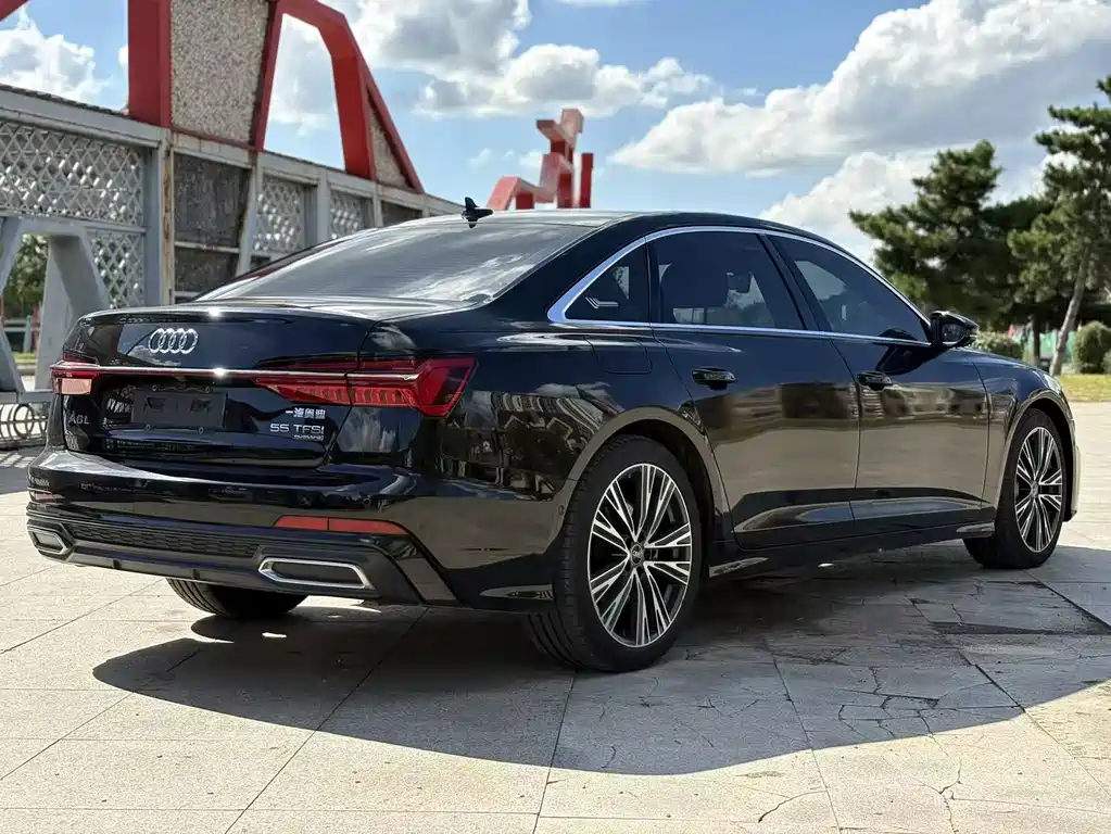 Audi A6L — фото 7