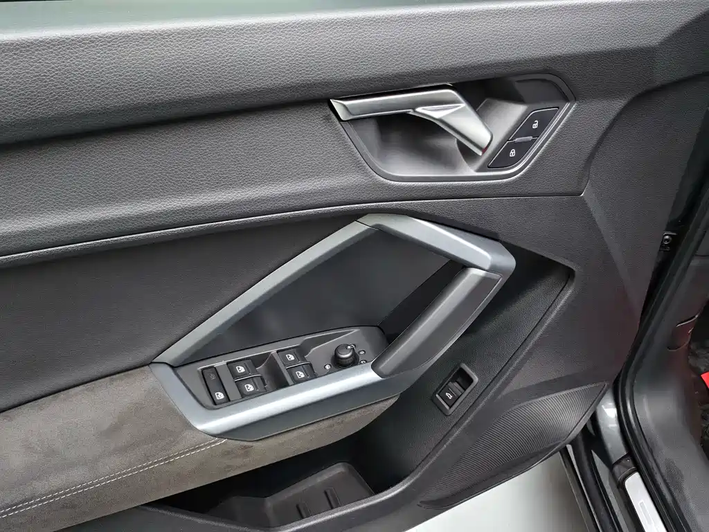 Audi Q3 Sportback — фото 11