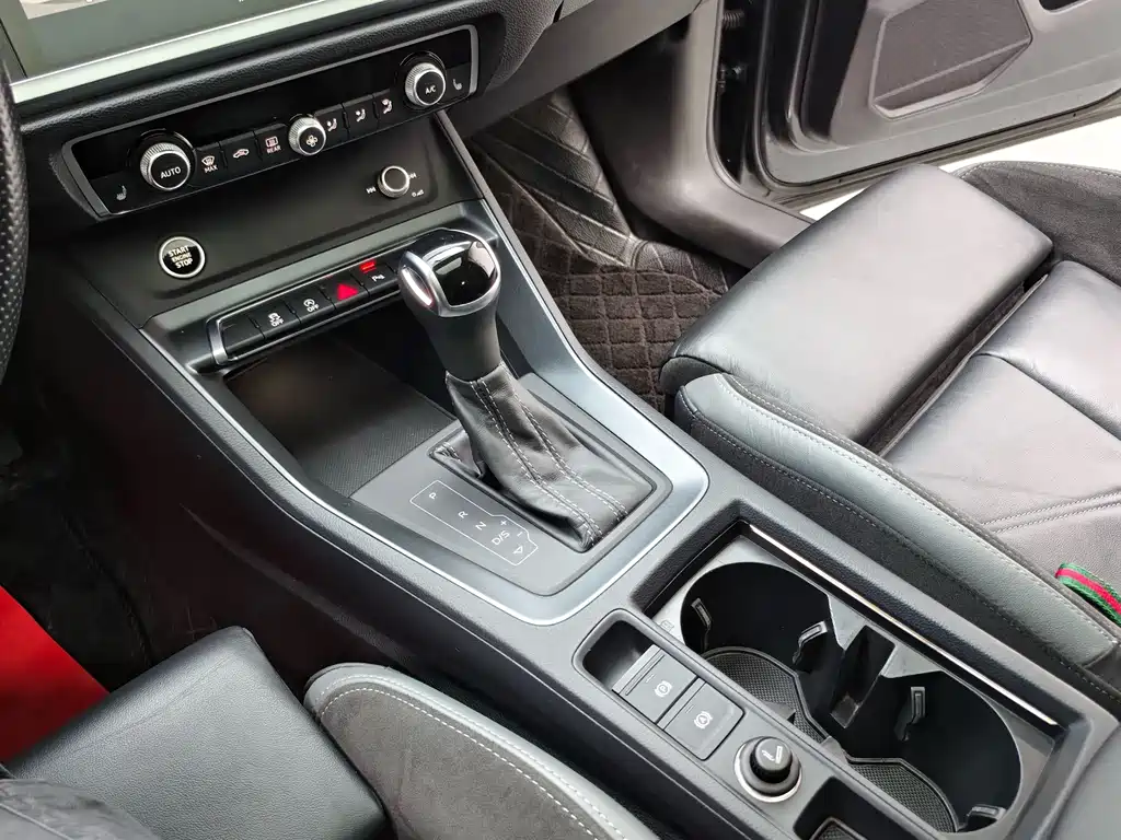 Audi Q3 Sportback — фото 14