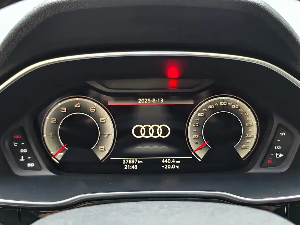 Audi Q3 Sportback — фото 15