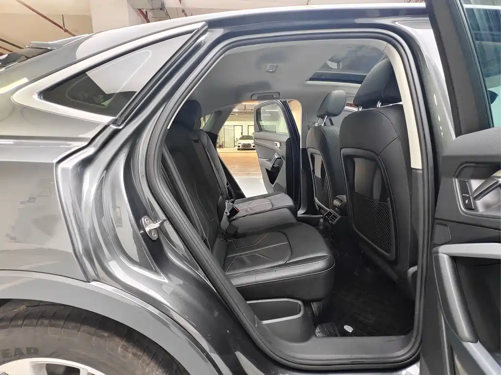 Audi Q3 Sportback — фото 20
